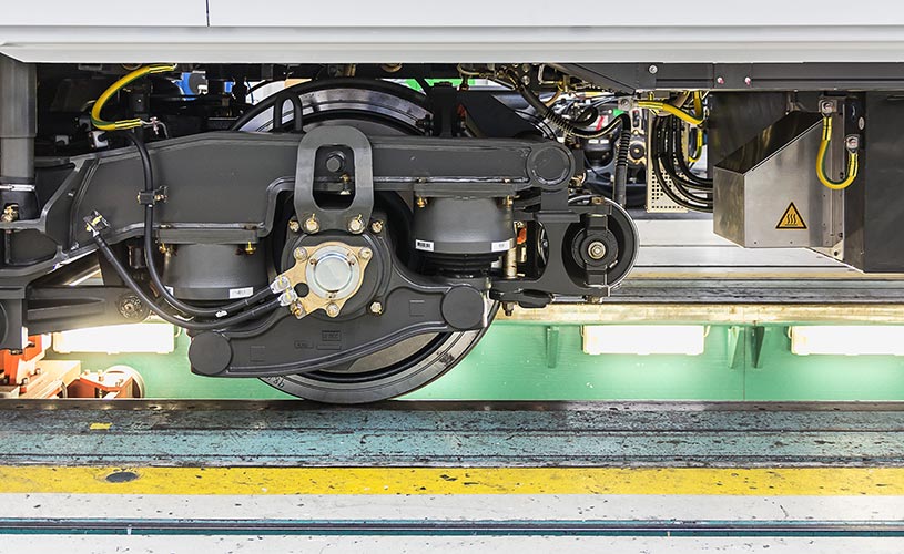 Moderne Motordrehgestelle sind vielseitige Eisenbahnsysteme. Die Konstruktion von Rädern und Radsätzen in Verbindung mit Fahrmotor, Getriebe, Primär- und Sekundärfederung sind die wesentlichen Elemente eines Schienenfahrzeugs. Die Eisenbahntechnik muss die Planung, den Betrieb und die Instandhaltung umfassen.