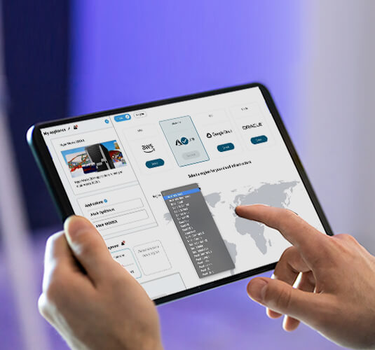 Person am Laptop mit Altair-Software